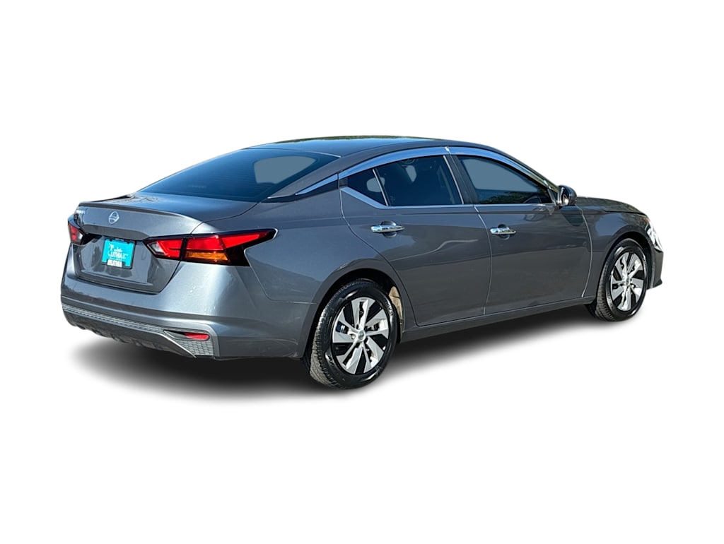 Thumbnail: 2021 Nissan Altima - 17