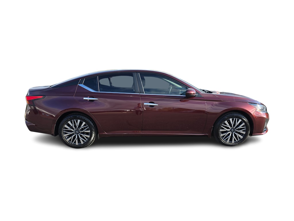 2023 Nissan Altima SV 16