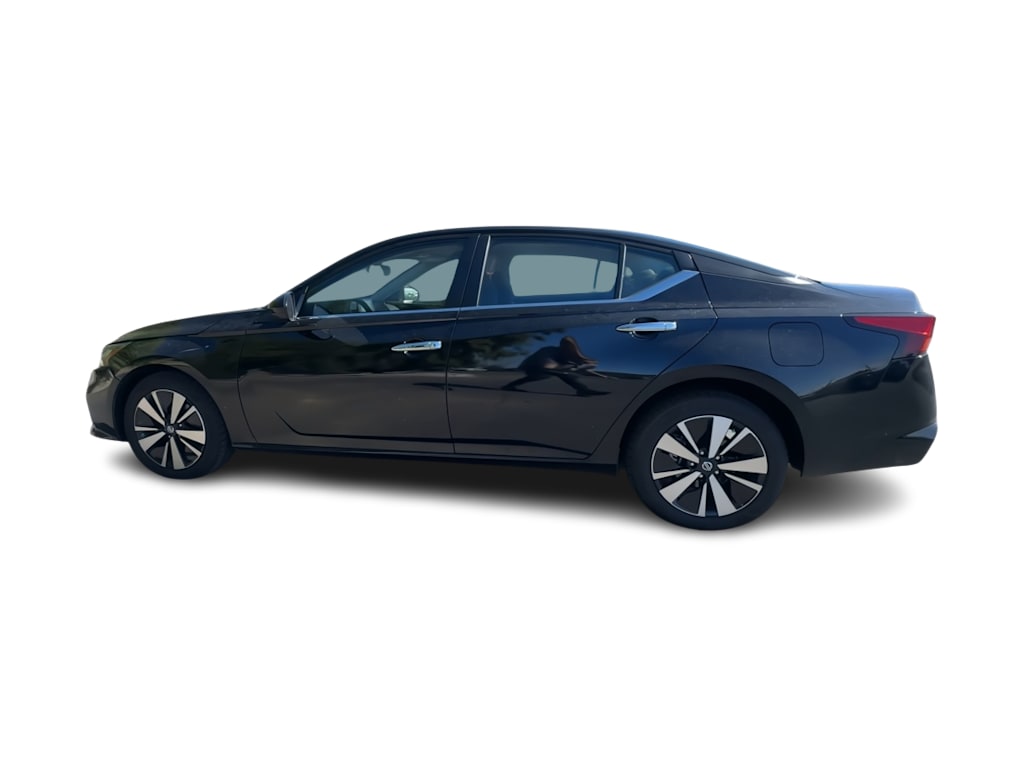 Thumbnail: 2022 Nissan Altima - 3
