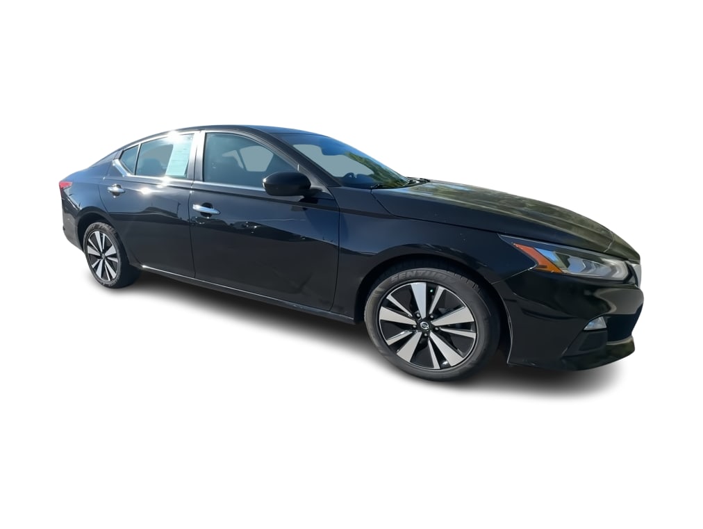 Thumbnail: 2022 Nissan Altima - 17