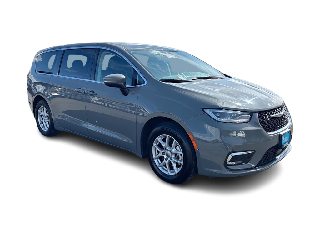 Thumbnail: 2023 Chrysler Pacifica - 16