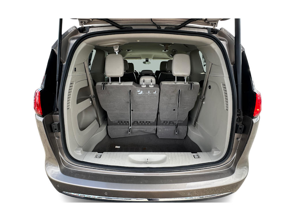 2017 Chrysler Pacifica Touring L 13