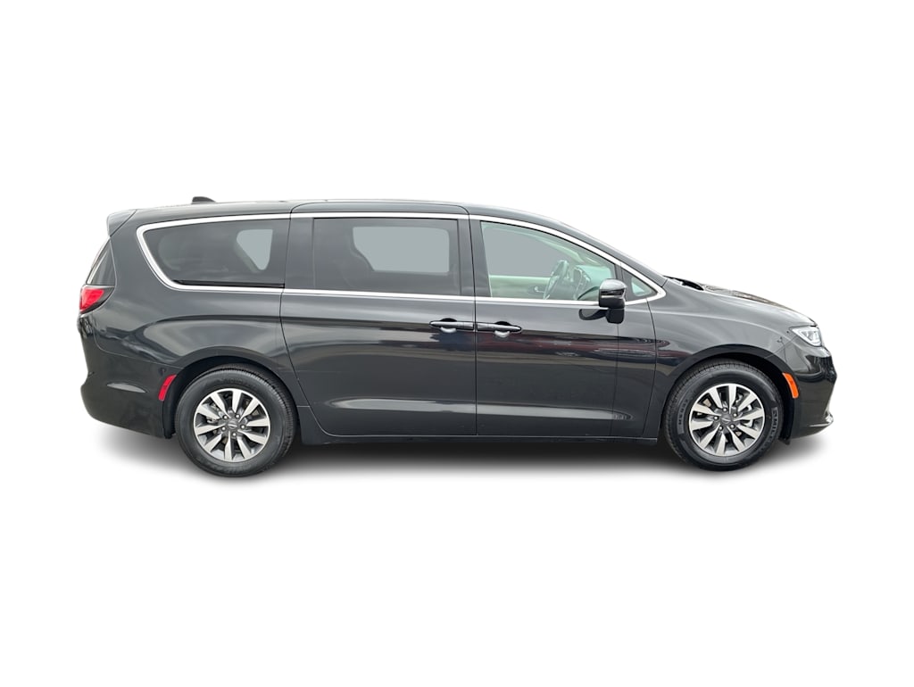 Thumbnail: 2023 Chrysler Pacifica - 19