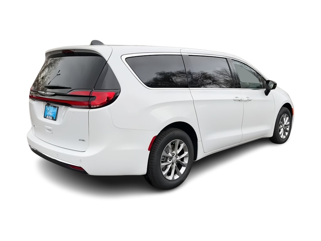 Thumbnail: 2026 Chrysler Pacifica - 17