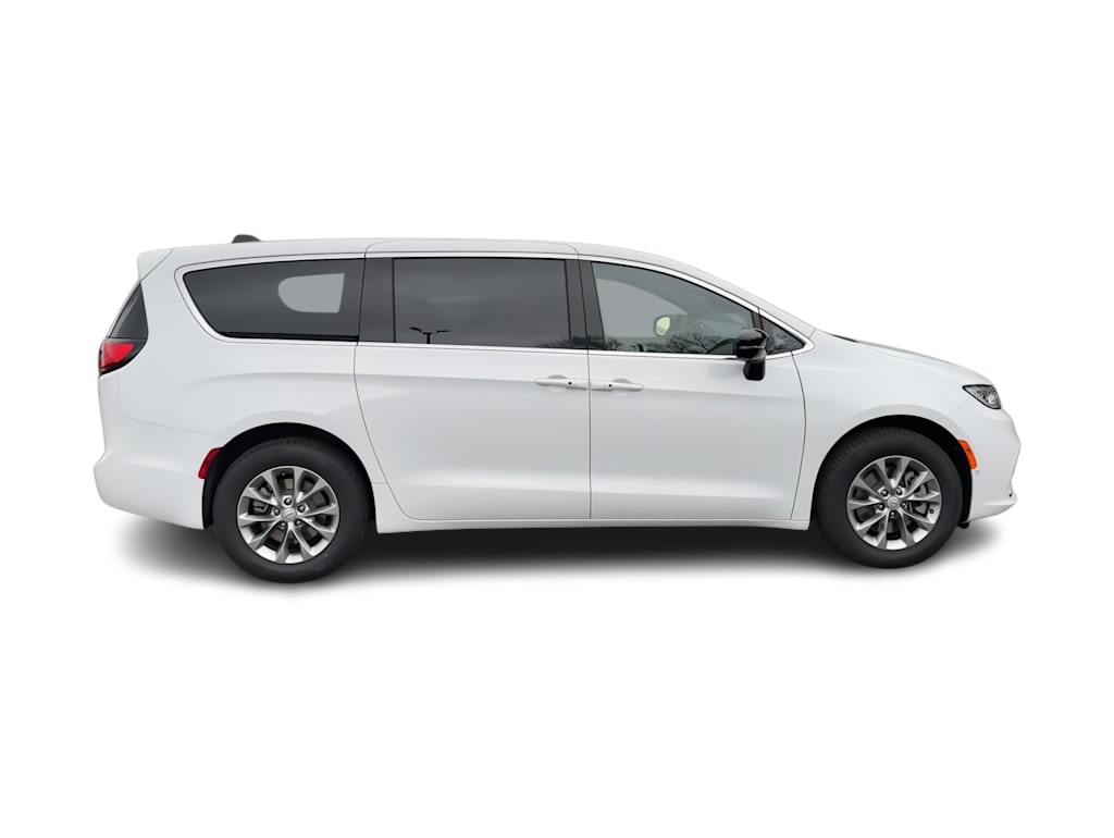 Thumbnail: 2026 Chrysler Pacifica - 18