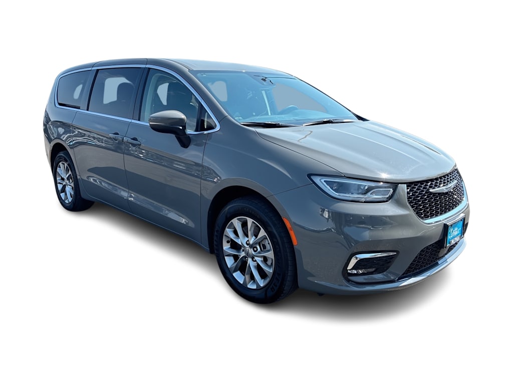 Thumbnail: 2023 Chrysler Pacifica - 16