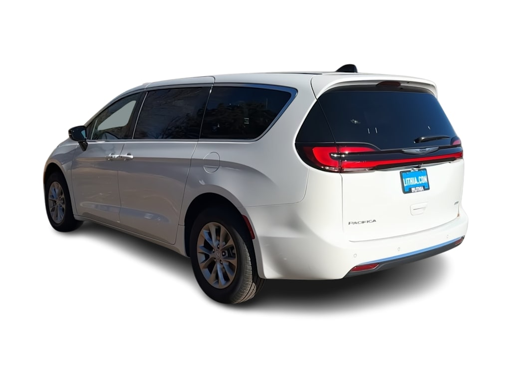 Thumbnail: 2026 Chrysler Pacifica - 4