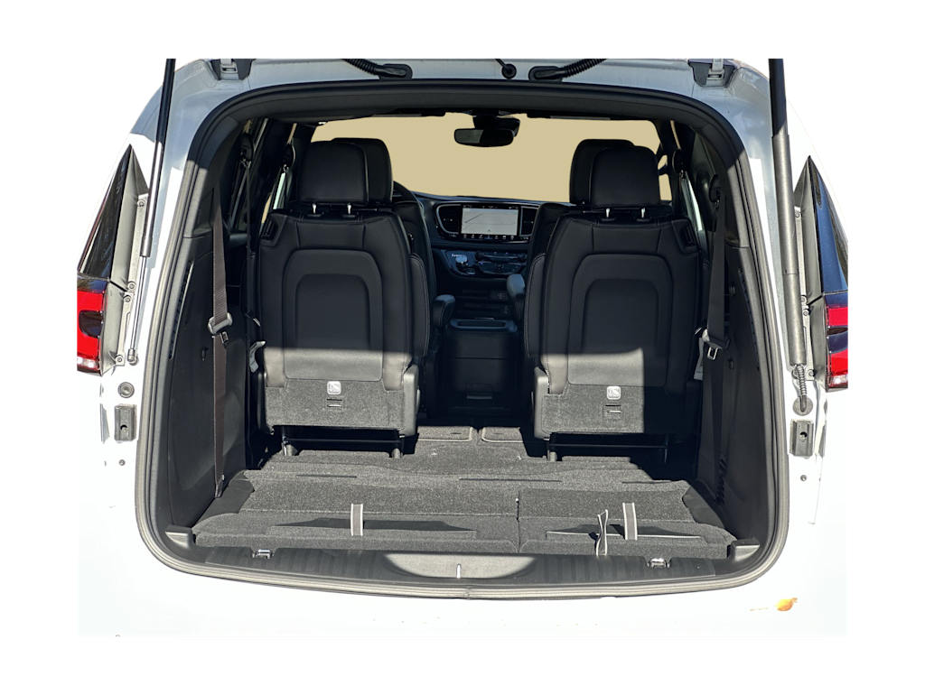 Thumbnail: 2026 Chrysler Pacifica - 14