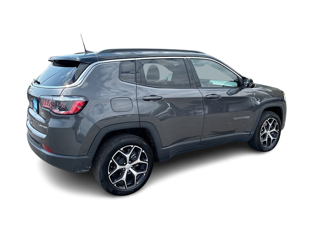 Thumbnail: 2024 Jeep Compass - 17