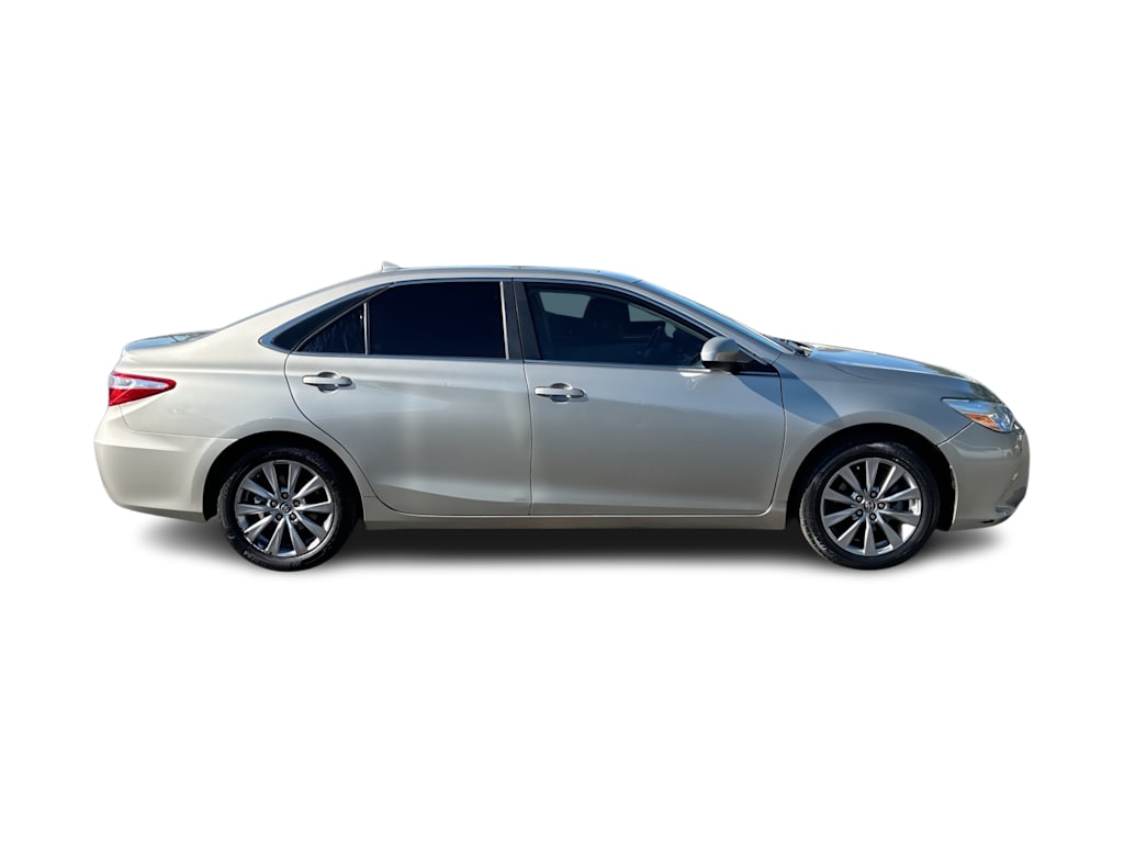 Thumbnail: 2016 Toyota Camry - 18