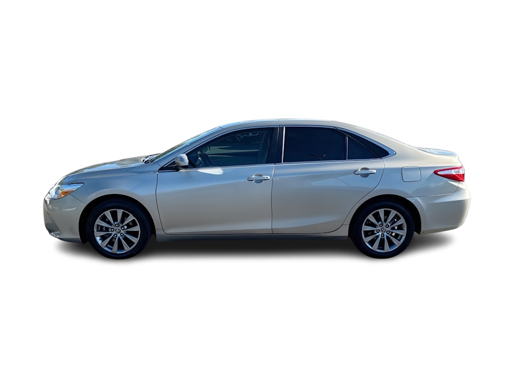 Thumbnail: 2016 Toyota Camry - 3