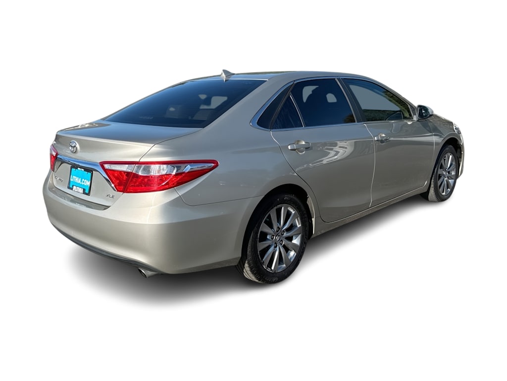 Thumbnail: 2016 Toyota Camry - 17
