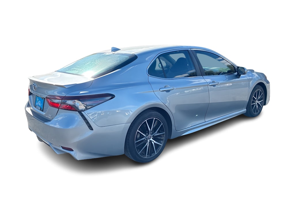Thumbnail: 2021 Toyota Camry - 18