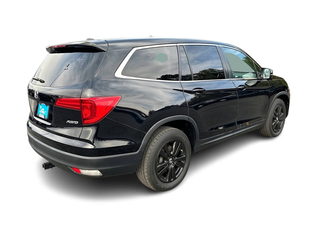Thumbnail: 2017 Honda Pilot - 17