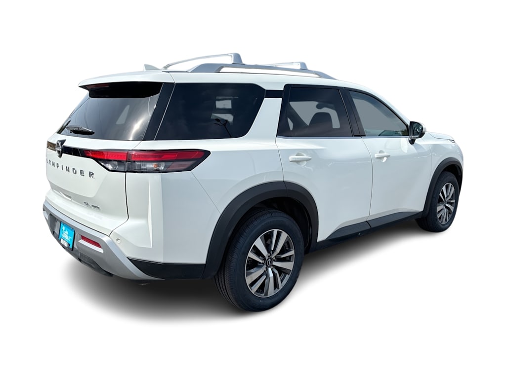 Thumbnail: 2023 Nissan Pathfinder - 17