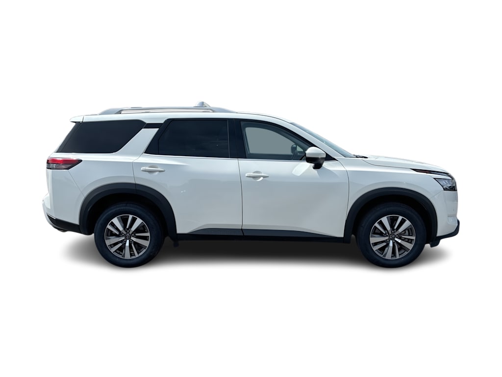 Thumbnail: 2023 Nissan Pathfinder - 18
