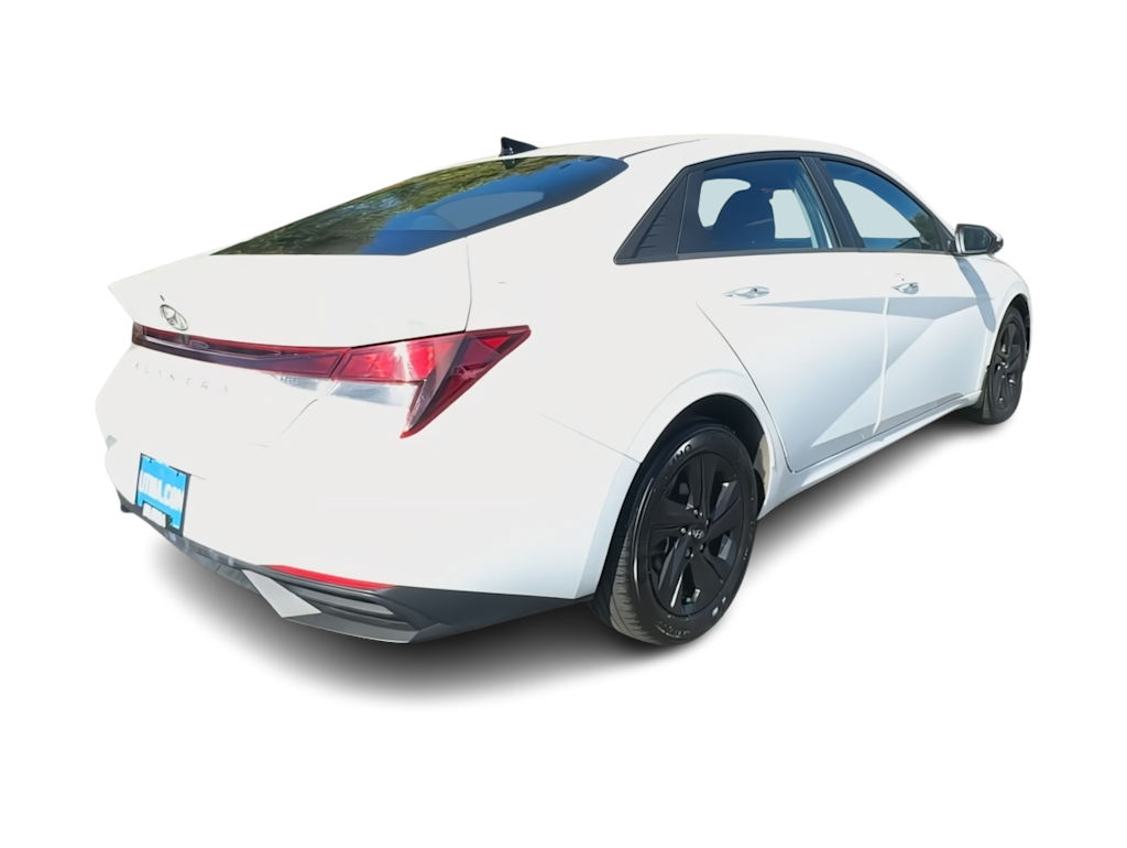 Thumbnail: 2022 Hyundai Elantra - 17