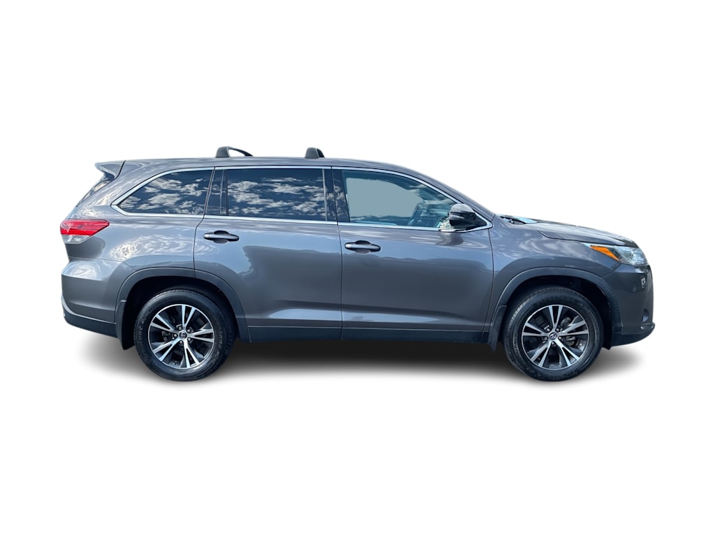 Thumbnail: 2019 Toyota Highlander - 18