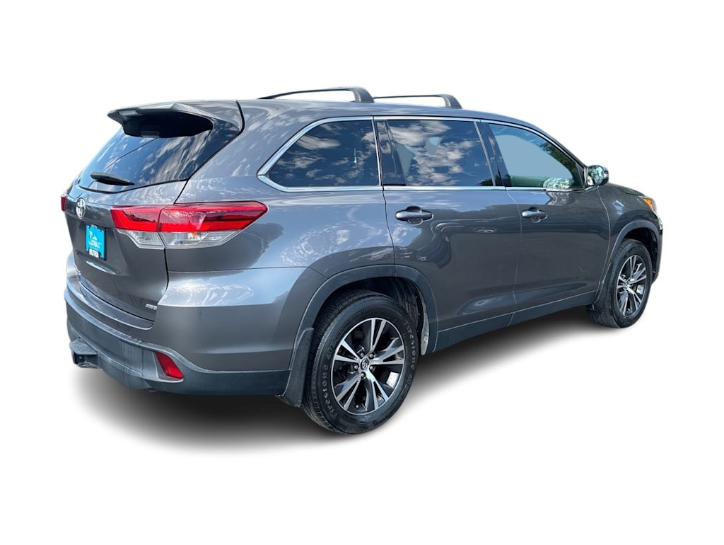Thumbnail: 2019 Toyota Highlander - 17