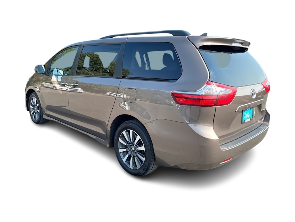Thumbnail: 2020 Toyota Sienna - 4
