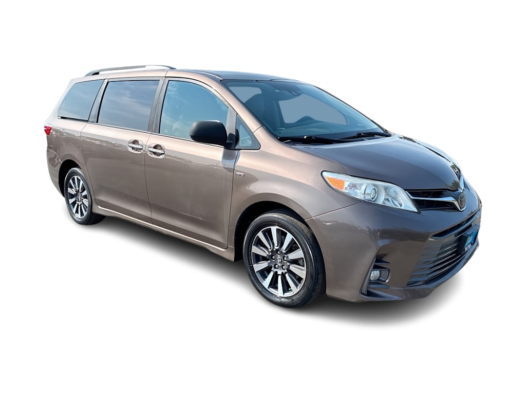 Thumbnail: 2020 Toyota Sienna - 14