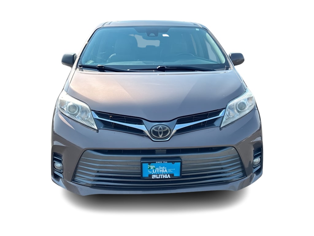 Thumbnail: 2020 Toyota Sienna - 6