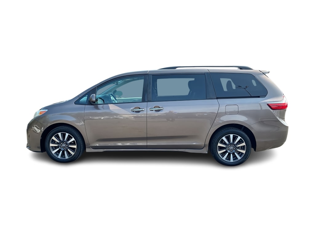 Thumbnail: 2020 Toyota Sienna - 3