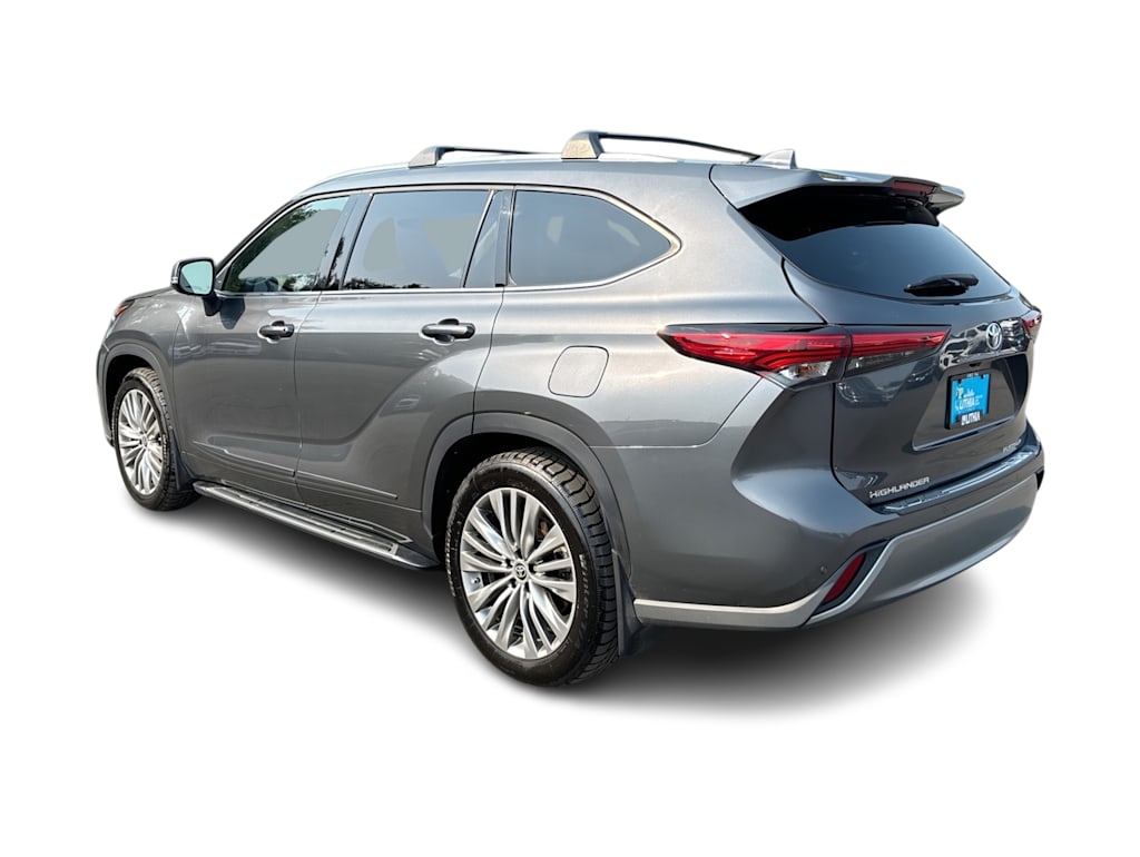 Thumbnail: 2022 Toyota Highlander - 4