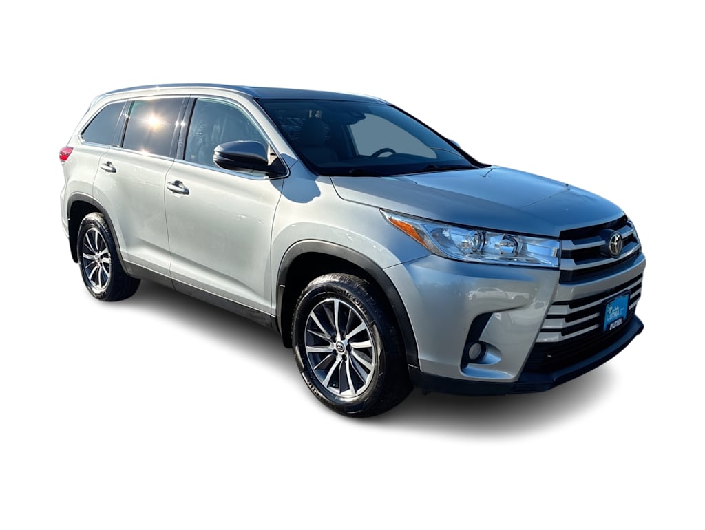 Thumbnail: 2019 Toyota Highlander - 16
