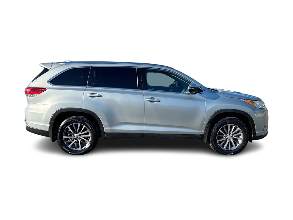 Thumbnail: 2019 Toyota Highlander - 23