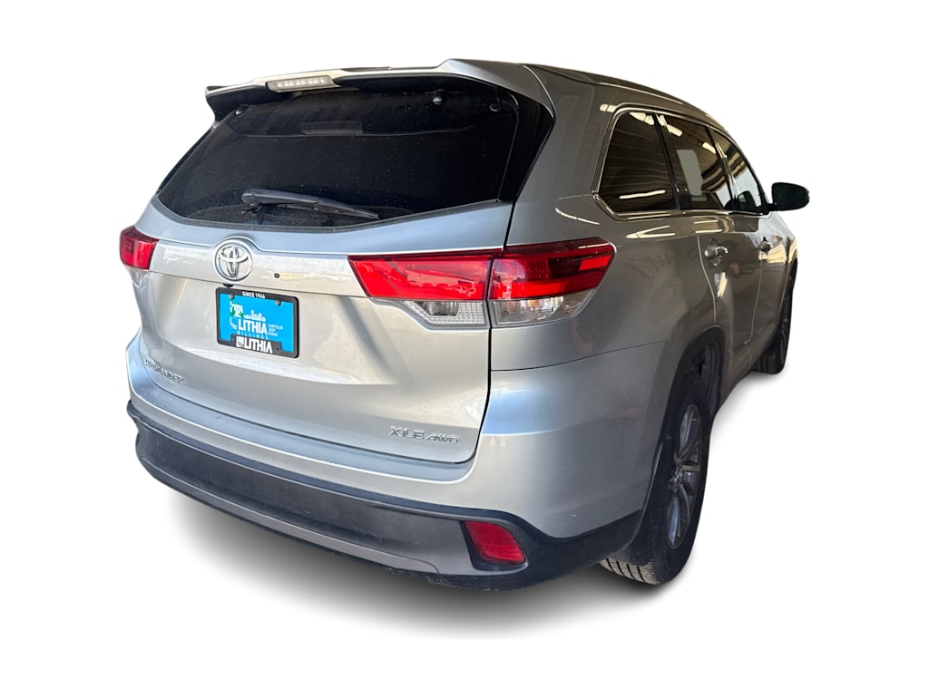 Thumbnail: 2019 Toyota Highlander - 21