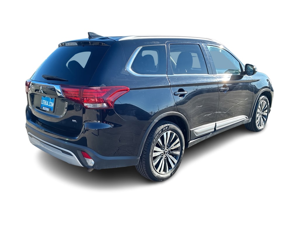 Thumbnail: 2020 Mitsubishi Outlander - 17