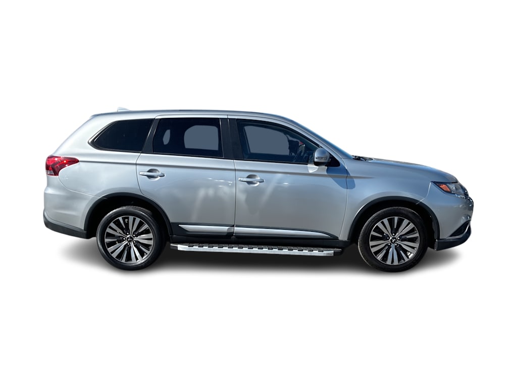 Thumbnail: 2019 Mitsubishi Outlander - 18