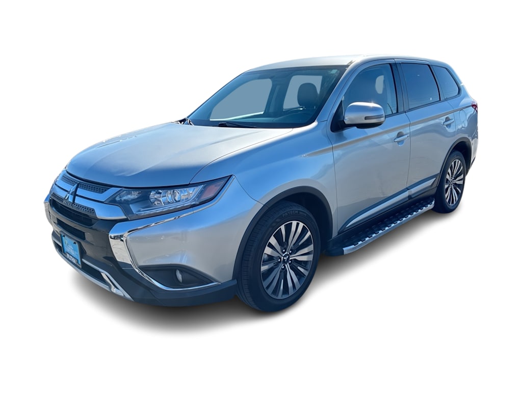 Thumbnail: 2019 Mitsubishi Outlander - 16