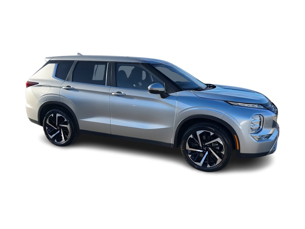 Thumbnail: 2023 Mitsubishi Outlander - 12