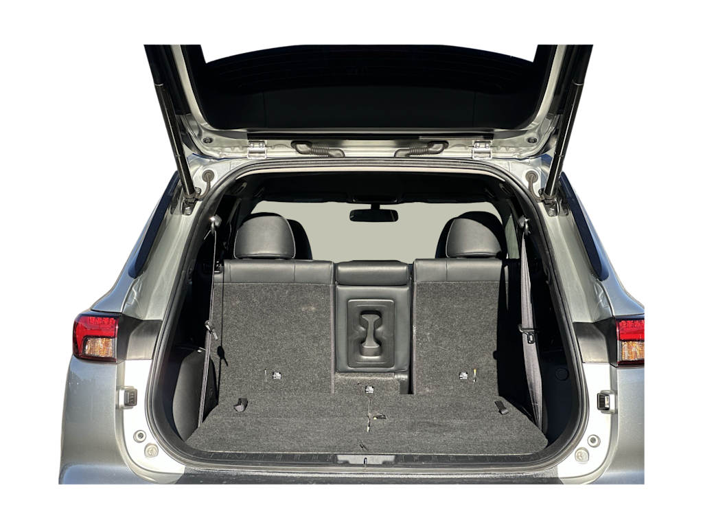 Thumbnail: 2023 Mitsubishi Outlander - 11