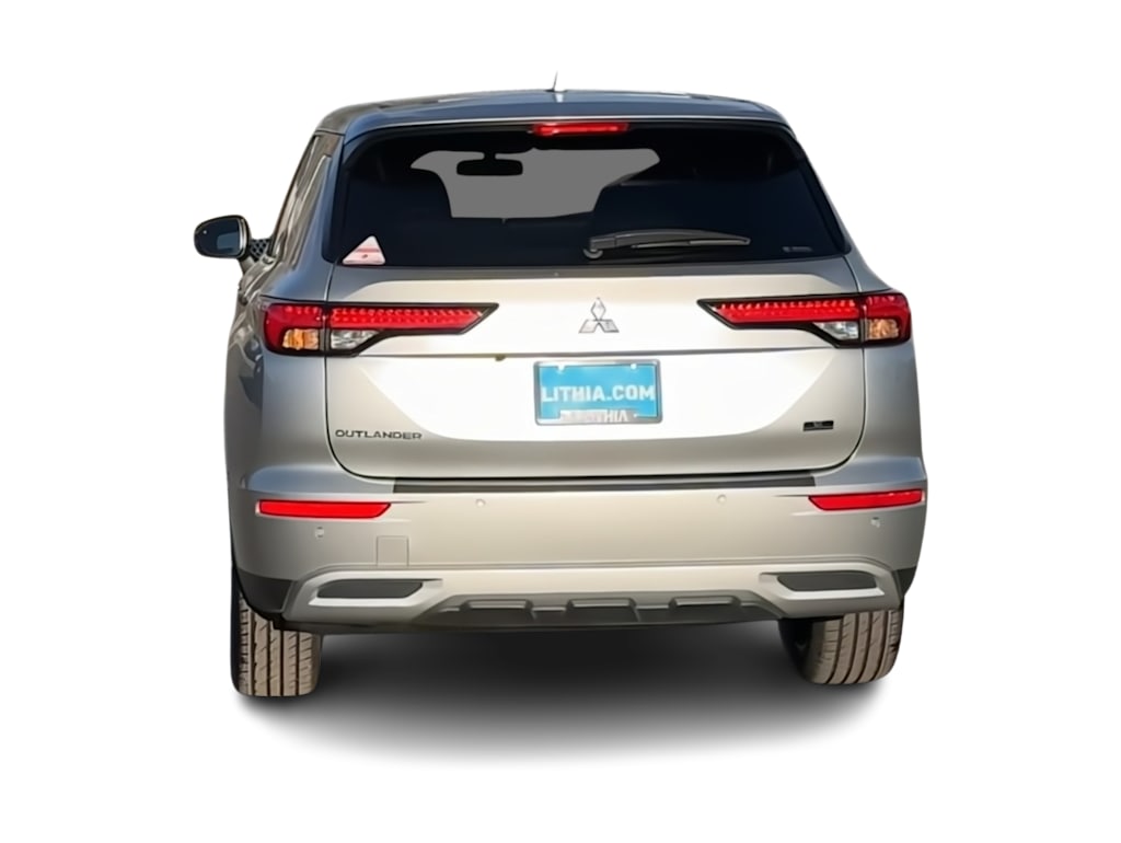Thumbnail: 2023 Mitsubishi Outlander - 15