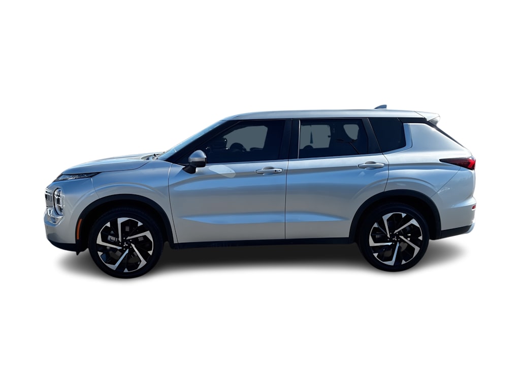 Thumbnail: 2022 Mitsubishi Outlander - 3