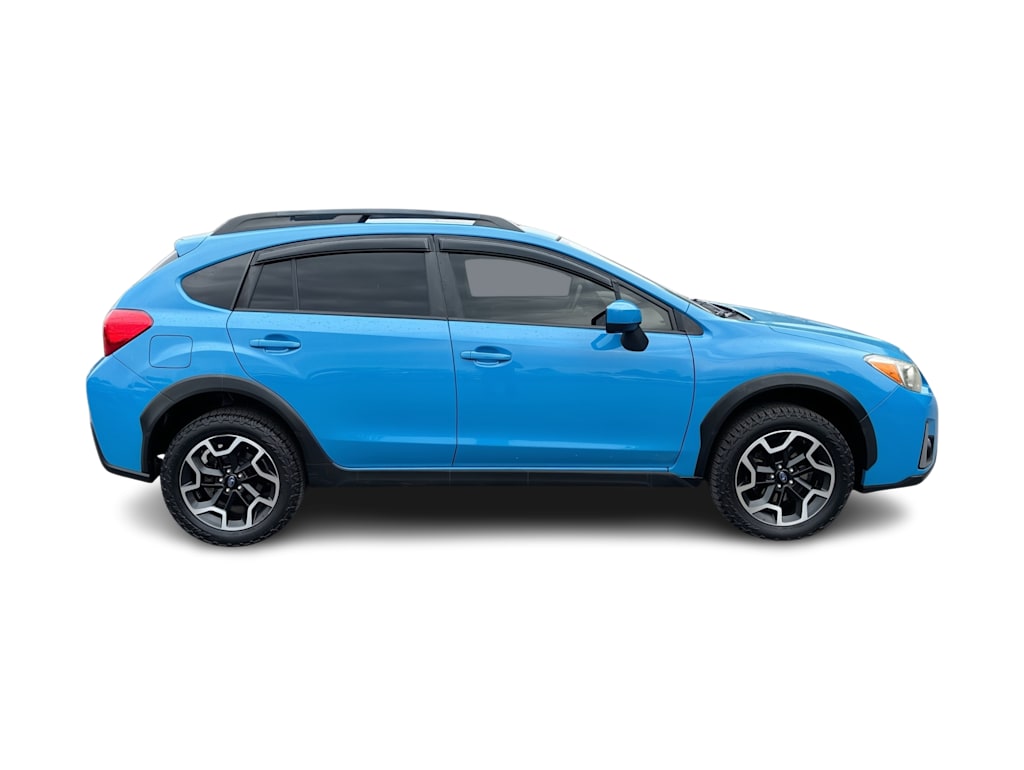 Thumbnail: 2017 Subaru Crosstrek - 18