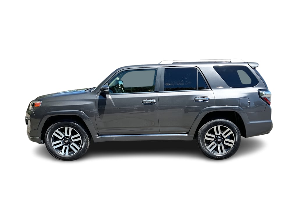 Thumbnail: 2016 Toyota 4Runner - 3