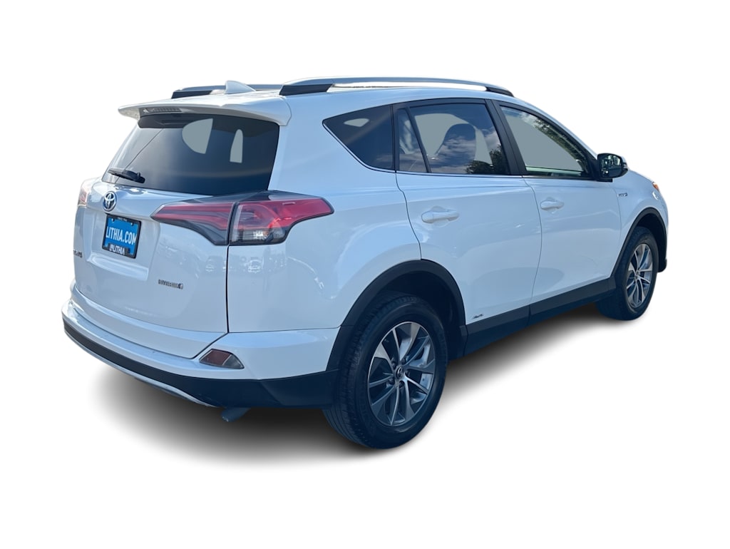 Thumbnail: 2018 Toyota RAV4 - 17