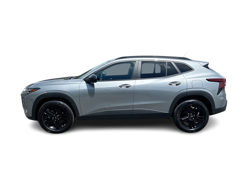 Thumbnail: 2024 Chevrolet Trax - 3