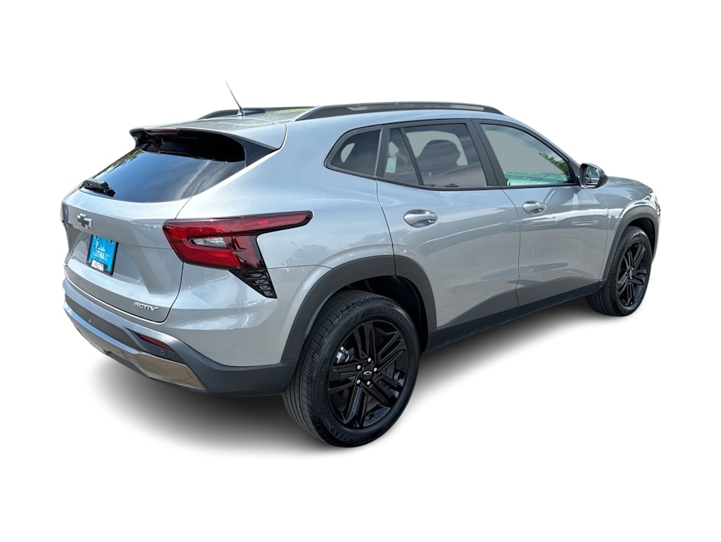 Thumbnail: 2024 Chevrolet Trax - 18