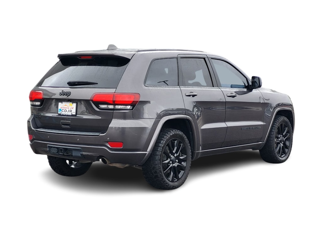 Thumbnail: 2017 Jeep Grand Cherokee - 18