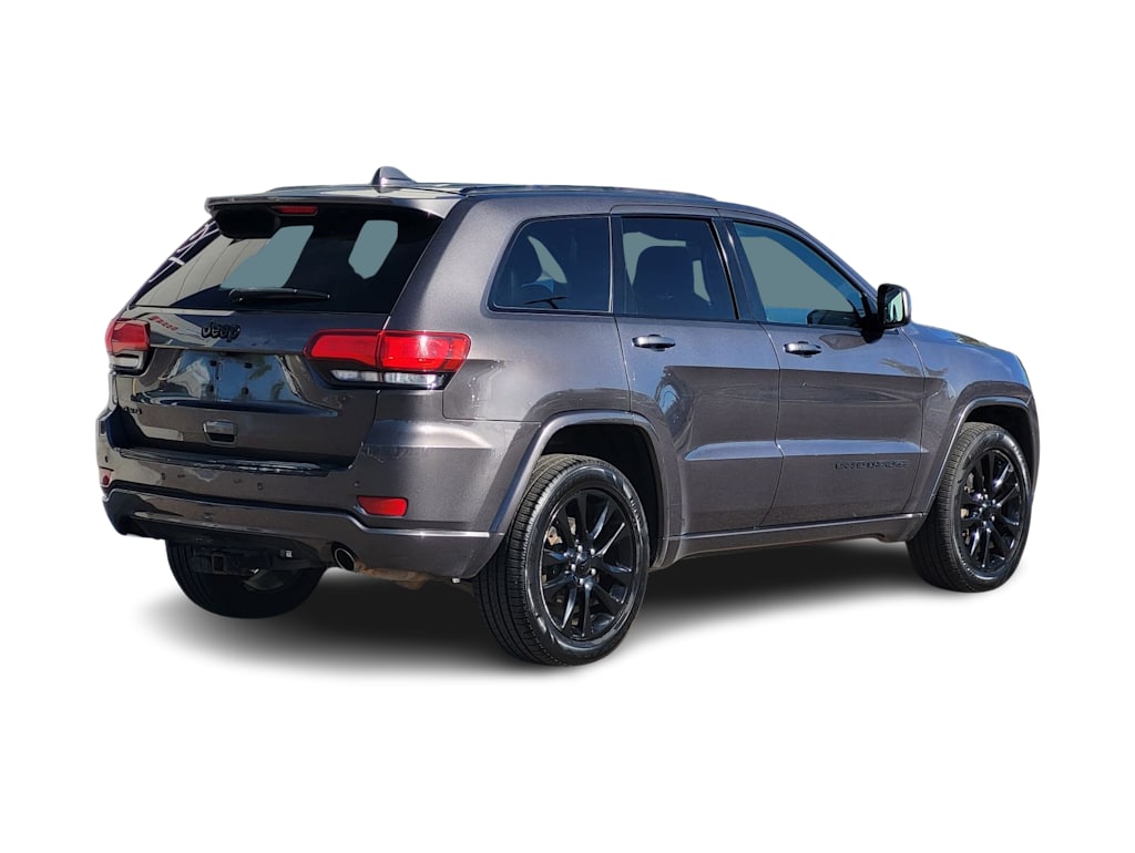 Thumbnail: 2017 Jeep Grand Cherokee - 17