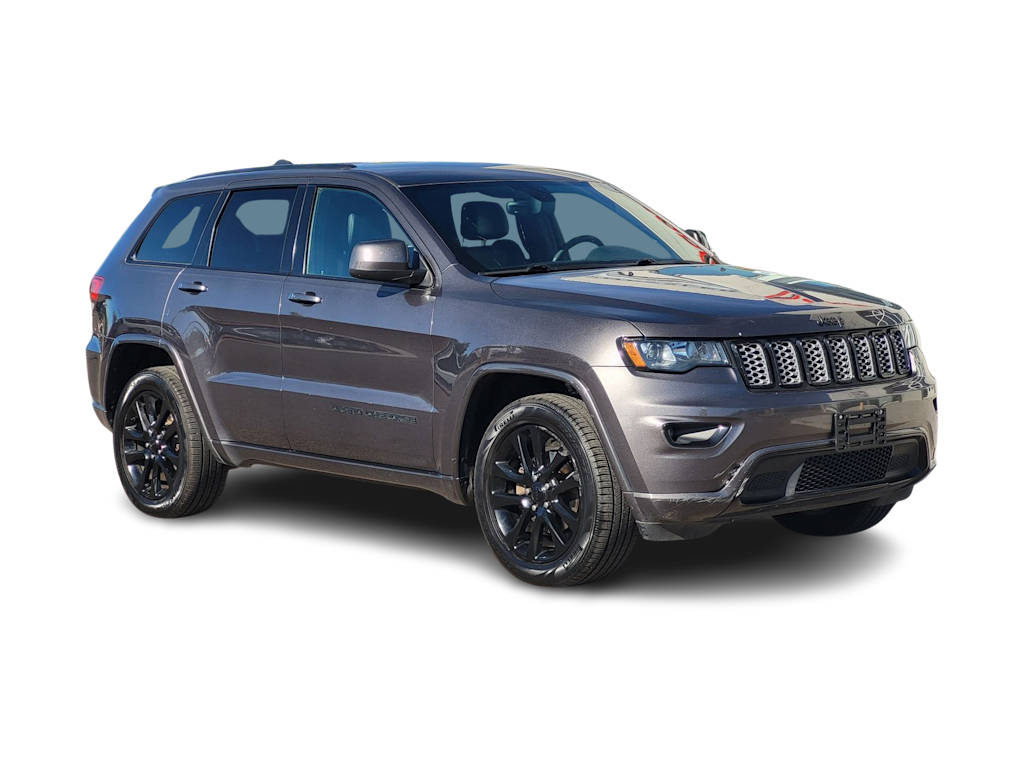 Thumbnail: 2017 Jeep Grand Cherokee - 15