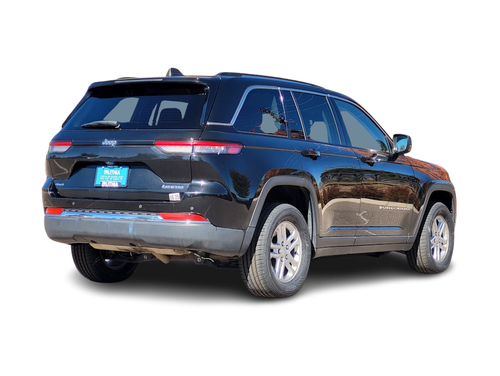 Thumbnail: 2023 Jeep Grand Cherokee - 17