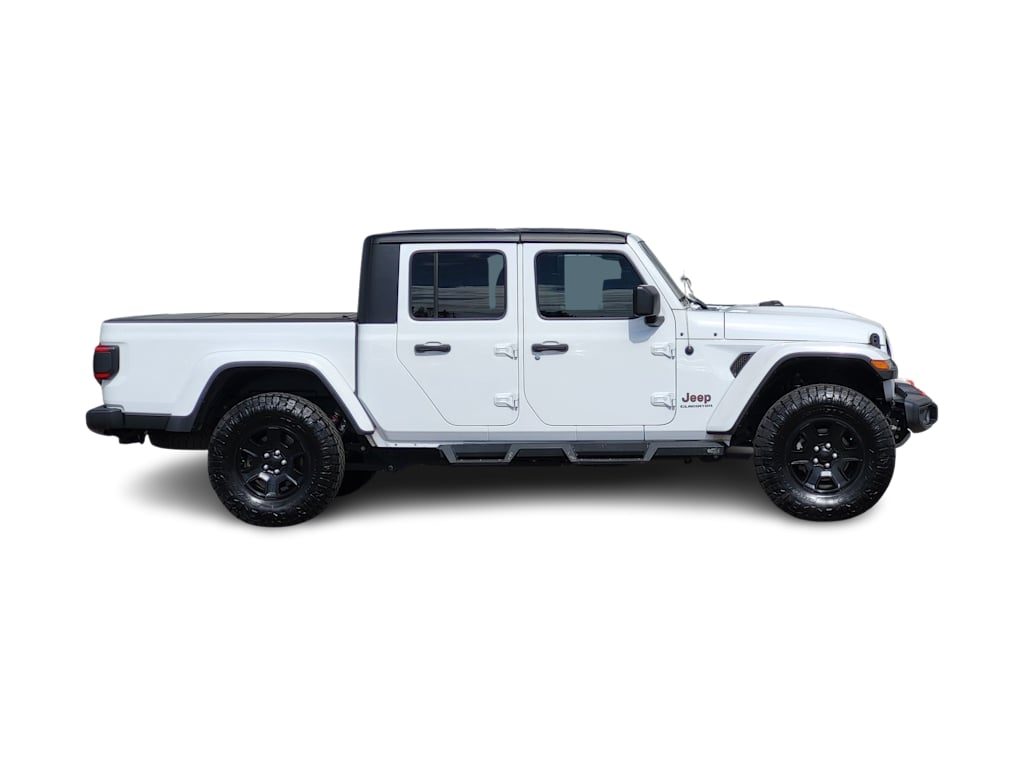 Thumbnail: 2021 Jeep Gladiator - 17