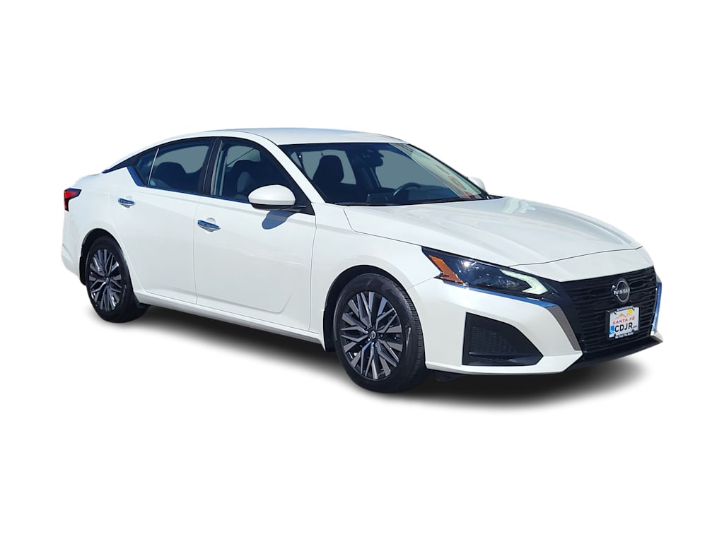 Thumbnail: 2023 Nissan Altima - 17