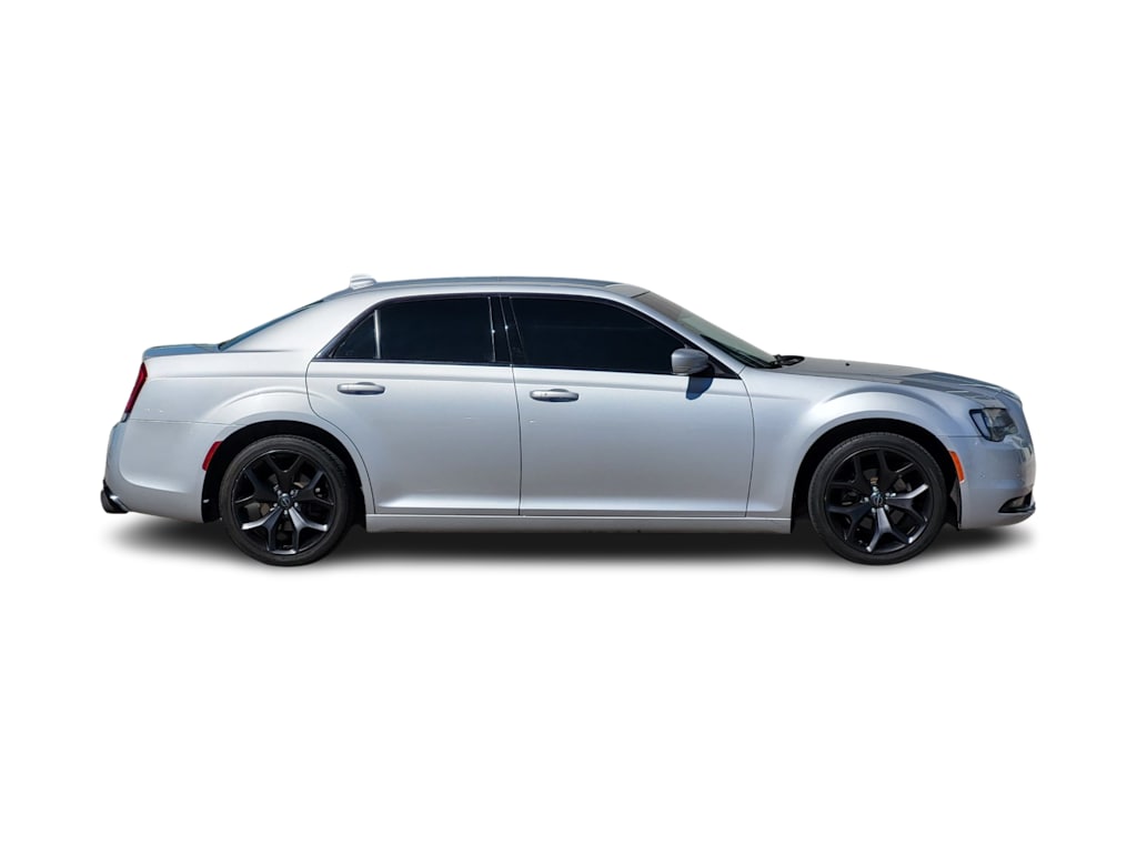 Thumbnail: 2021 Chrysler 300 - 17